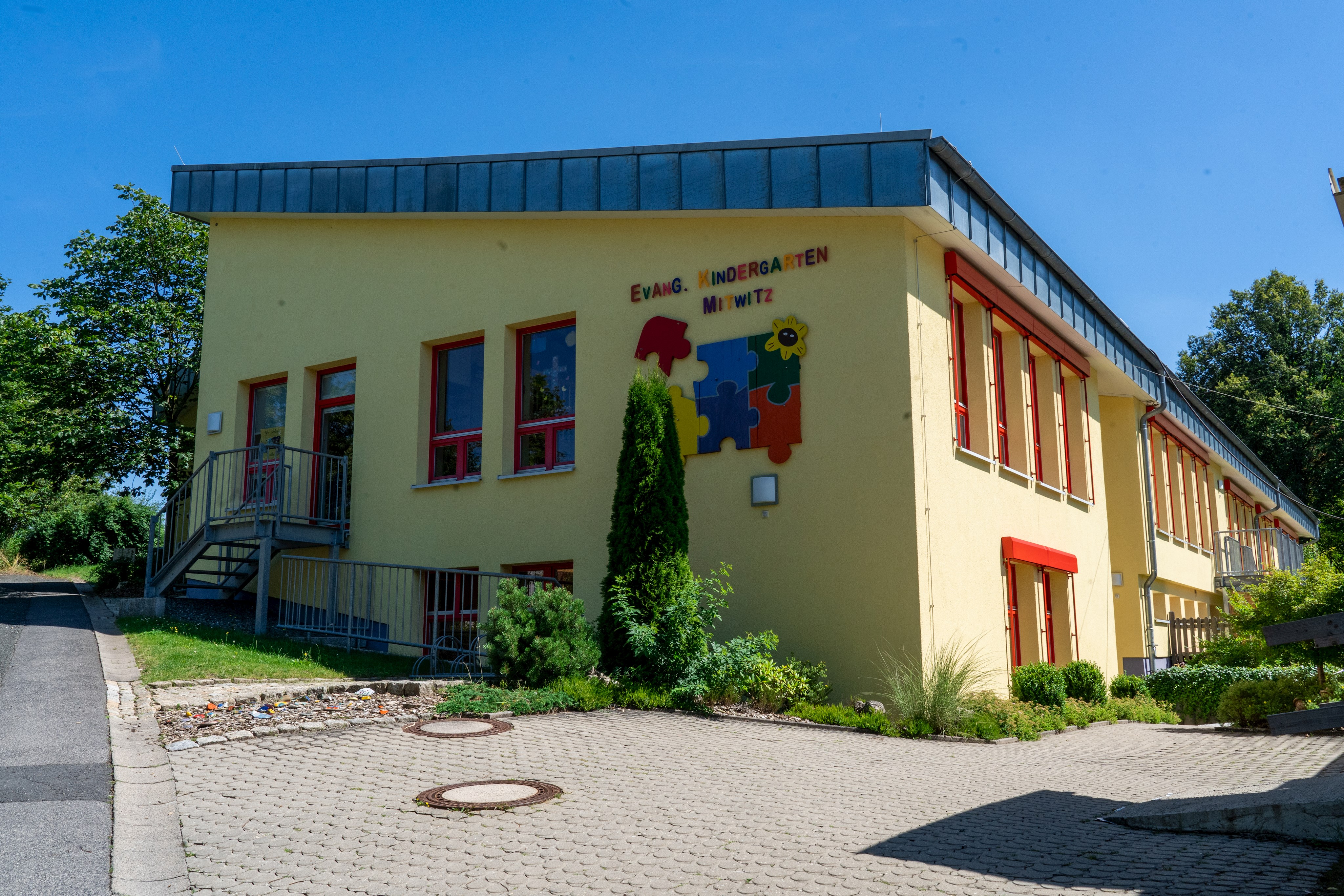 Leider haben wir keine weiteren Informationen zu diesem Link. Wir arbeiten daran und bitten um Ihr Verständnis.