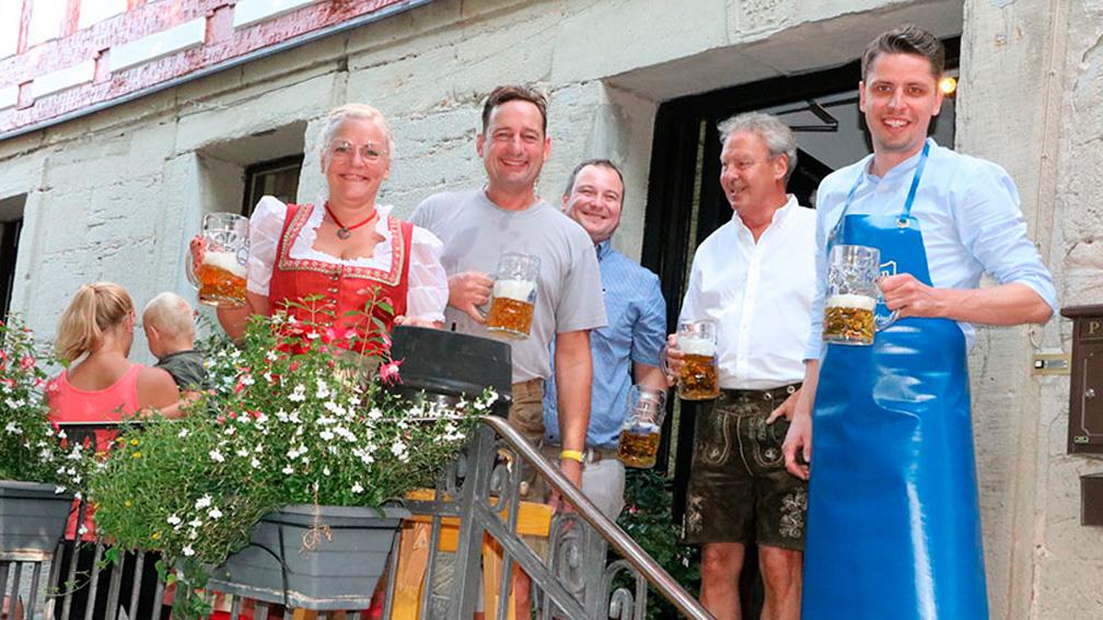 Bieranstich-Mitwitzer-Kerwa (1) Bieranstich-Mitwitzer-Kerwa (1)
